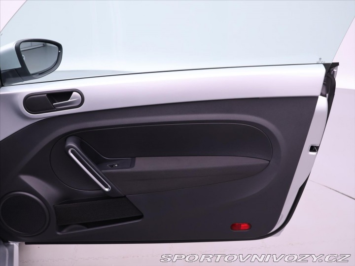 Volkswagen Beetle 1,2 TSI 77kW Design Serv. 2012