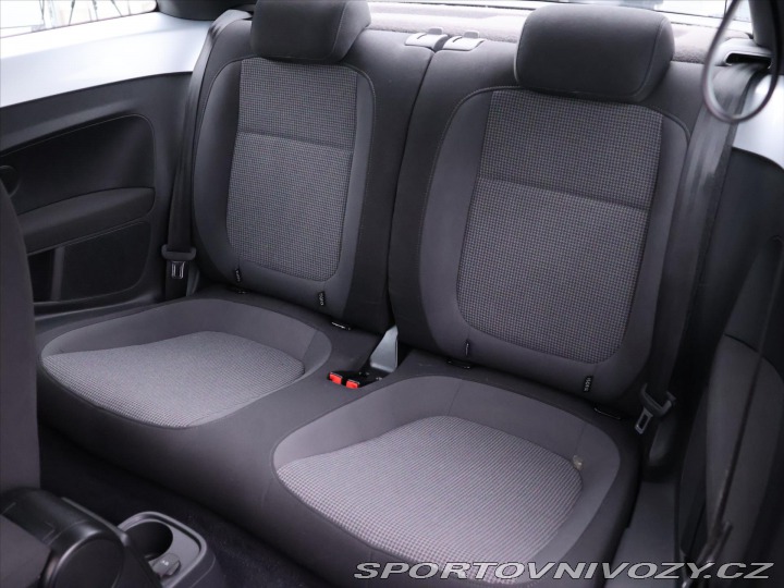 Volkswagen Beetle 1,2 TSI 77kW Design Serv. 2012