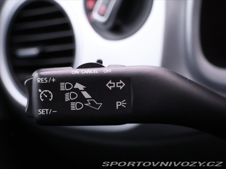 Volkswagen Beetle 1,2 TSI 77kW Design Serv. 2012