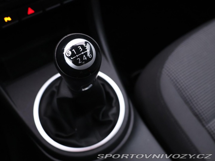 Volkswagen Beetle 1,2 TSI 77kW Design Serv. 2012