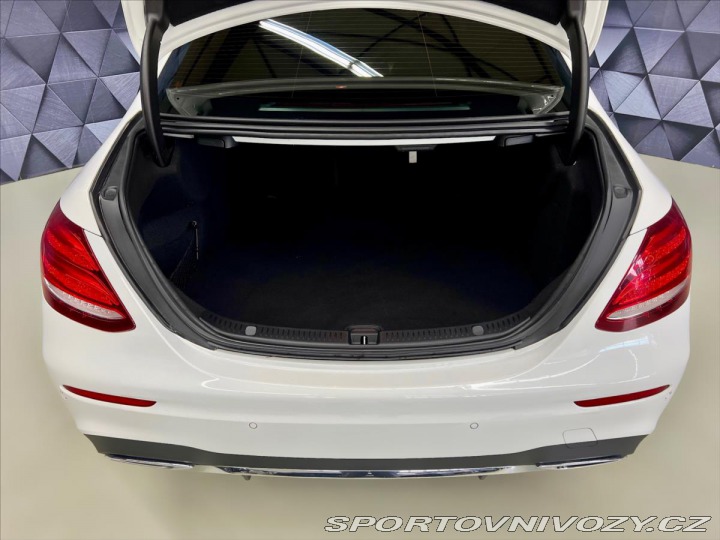 Mercedes-Benz E 220d 4MATIC 9G-TRONIC AMG 2017