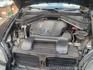 BMW X5 40d s vadným motorem 1800