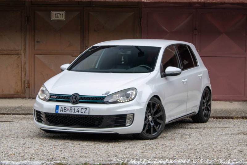 Volkswagen Golf GTI 2.0 TSi 155 kW Adida