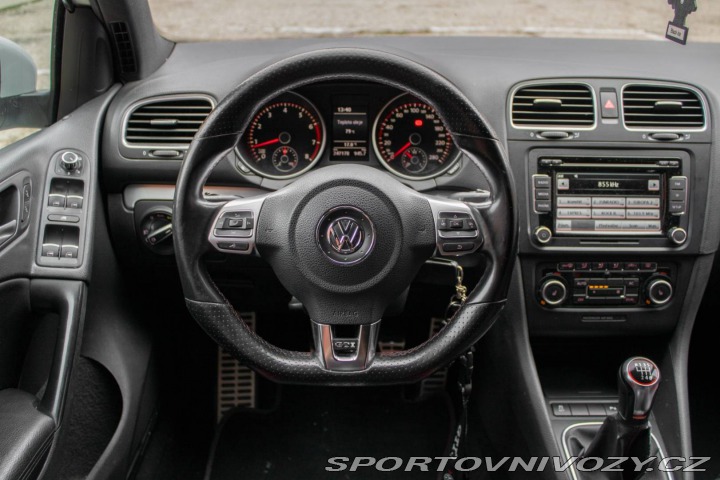 Volkswagen Golf GTI 2.0 TSi 155 kW Adida 2011