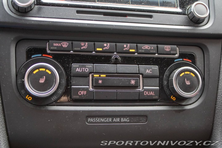 Volkswagen Golf GTI 2.0 TSi 155 kW Adida 2011