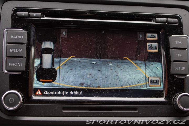 Volkswagen Golf GTI 2.0 TSi 155 kW Adida 2011