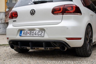 Volkswagen Golf GTI 2.0 TSi 155 kW Adida 2011