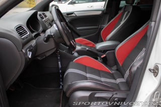 Volkswagen Golf GTI 2.0 TSi 155 kW Adida 2011