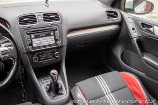 Volkswagen Golf GTI 2.0 TSi 155 kW Adida 2011