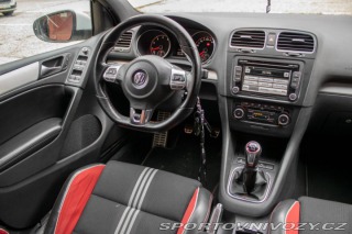 Volkswagen Golf GTI 2.0 TSi 155 kW Adida 2011