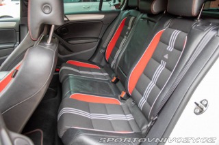 Volkswagen Golf GTI 2.0 TSi 155 kW Adida 2011