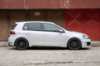 Volkswagen Golf GTI 2.0 TSi 155 kW Adida 2011