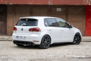 Volkswagen Golf GTI 2.0 TSi 155 kW Adida 2011
