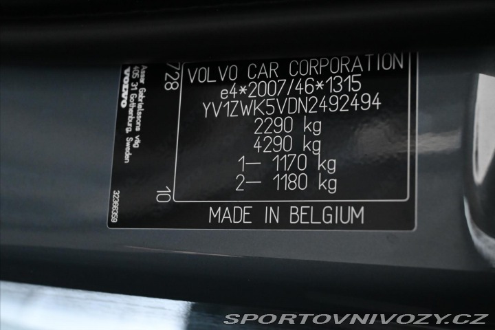 Volvo V60 2,0 B4 162 kW AT8 R-Desig 2022