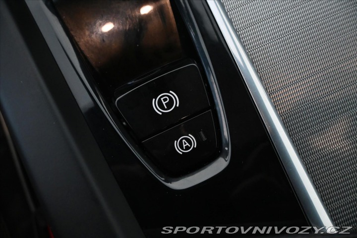 Volvo V60 2,0 B4 162 kW AT8 R-Desig 2022