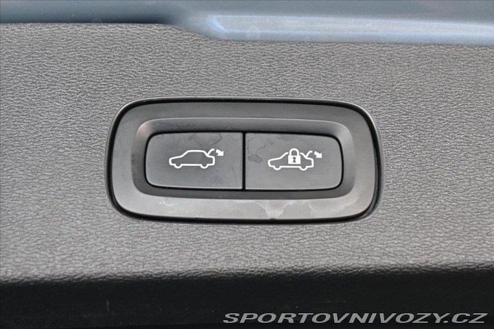 Volvo V60 2,0 B4 162 kW AT8 R-Desig 2022