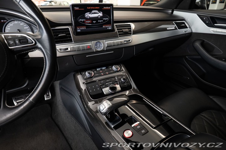 Audi S8  2016