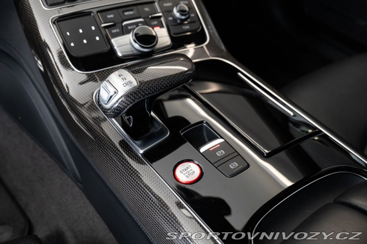 Audi S8  2016
