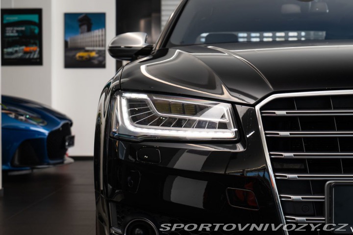 Audi S8  2016