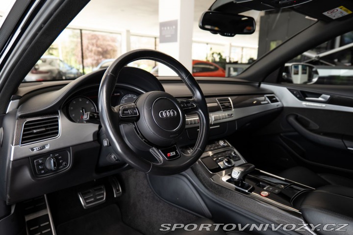Audi S8  2016