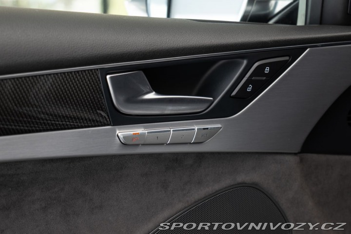 Audi S8  2016