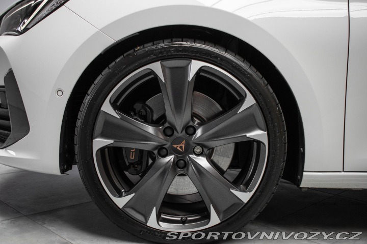 Cupra Leon TSI 228 VZ 4x4 ZÁRUKA 5le 2024