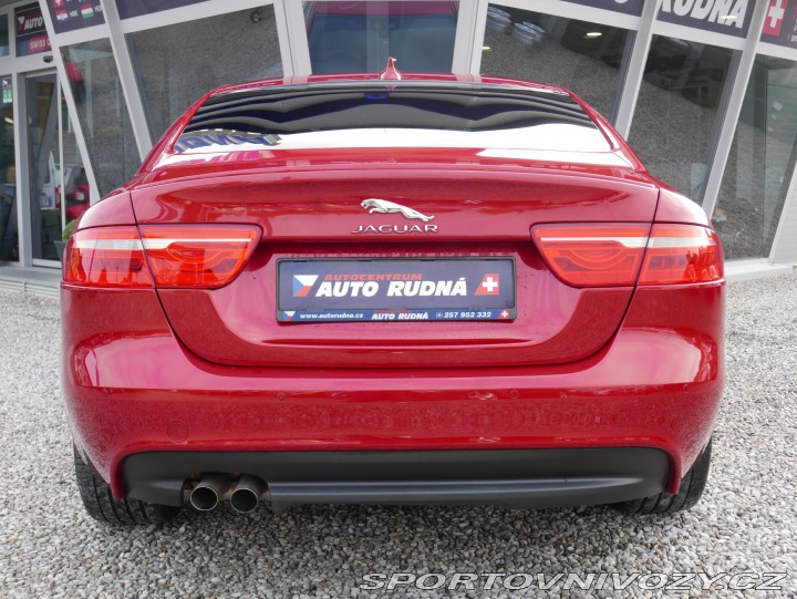 Jaguar XE 2,0 D 180 R-Sport REZERVA 2016