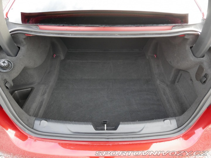 Jaguar XE 2,0 D 180 R-Sport 2016