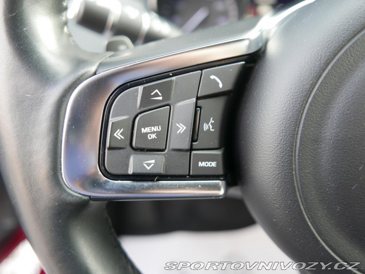 Jaguar XE 2,0 D 180 R-Sport REZERVA 2016