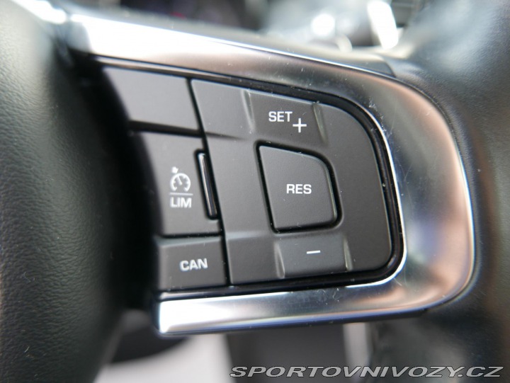 Jaguar XE 2,0 D 180 R-Sport 2016