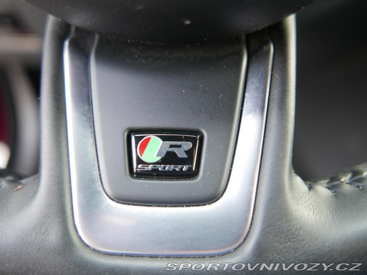 Jaguar XE 2,0 D 180 R-Sport REZERVA 2016