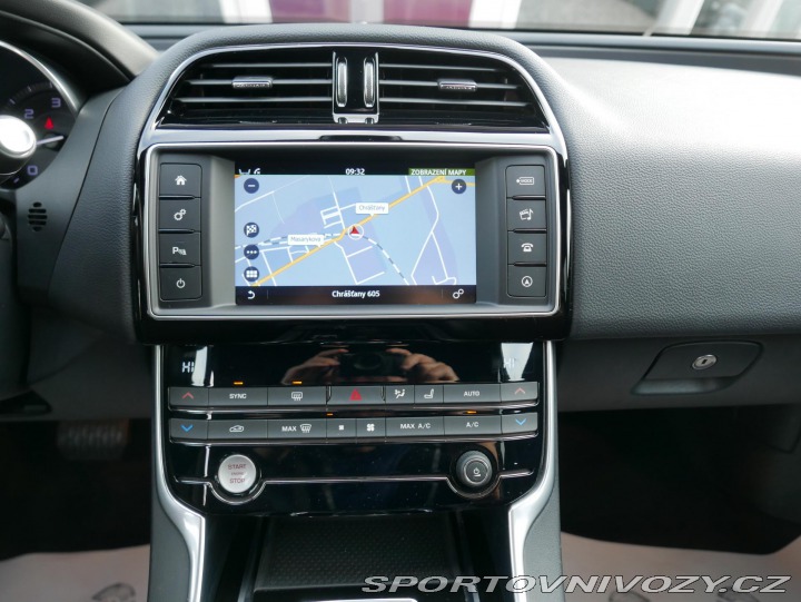 Jaguar XE 2,0 D 180 R-Sport REZERVA 2016