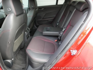 Jaguar XE 2,0 D 180 R-Sport 2016