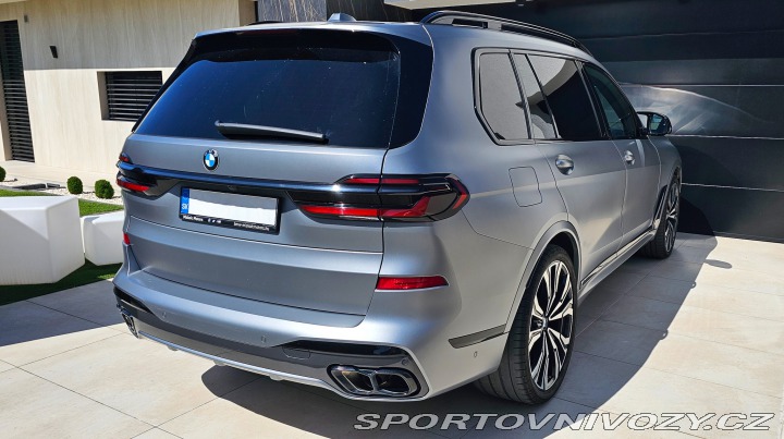 BMW X7 M60i, Individual, DPH 2025