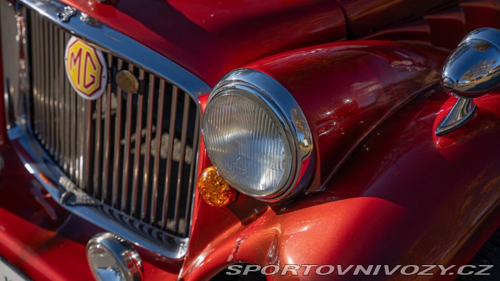 Ostatní značky Ostatní modely Pilgrim Bulldog MG 1973