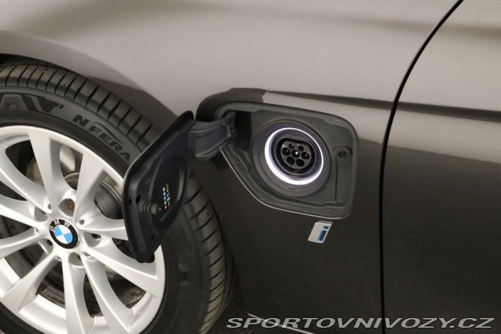 BMW 3 330e iPerformance 2016