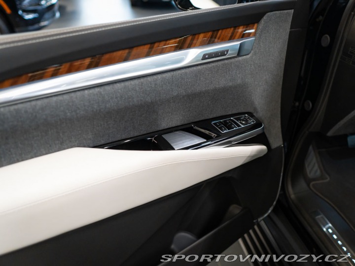 Ostatní značky Ostatní modely Cadillac Escalade 6.2 V8 Sport Platinum 202 2025