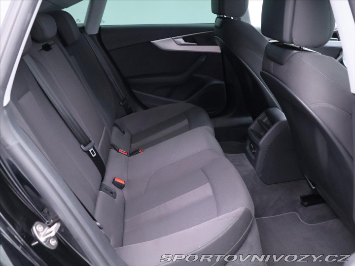 Audi A5 2,0 45TFSI Quattro Advanc 2022