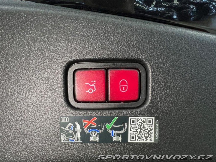 Mercedes-Benz Ostatní modely 300 4MATIC AMG, PANORAMA 2024