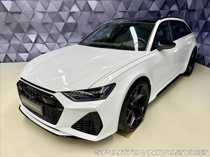 Audi RS6 PERFORMANCE FULL, AKRAPOV 2025