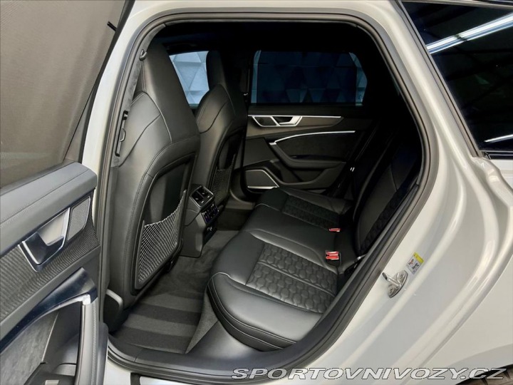 Audi RS6 PERFORMANCE FULL, AKRAPOV 2025