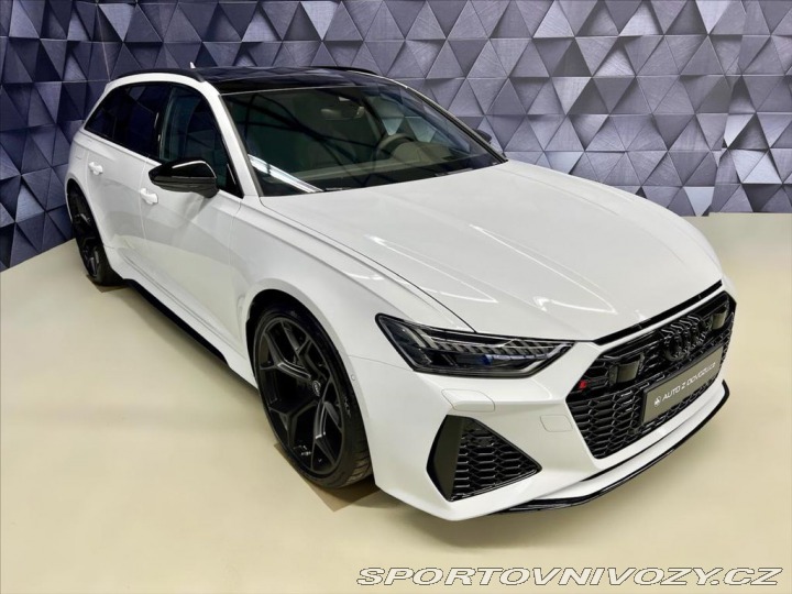 Audi RS6 PERFORMANCE FULL, AKRAPOV 2025