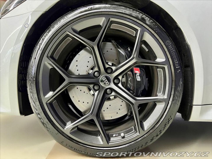 Audi RS6 PERFORMANCE FULL, AKRAPOV 2025