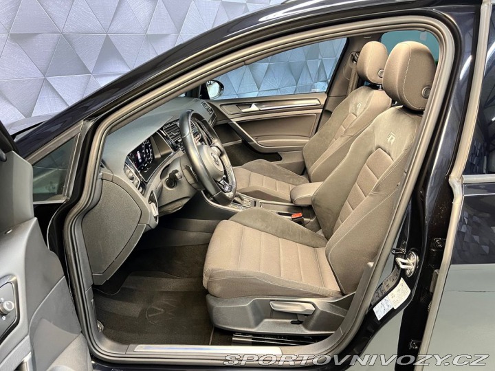 Volkswagen Golf R 221kW DSG 4M, SPORT. VÝ 2019