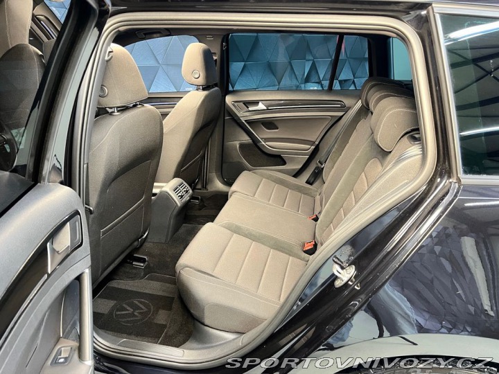 Volkswagen Golf R 221kW DSG 4M, PANORAMA 2020