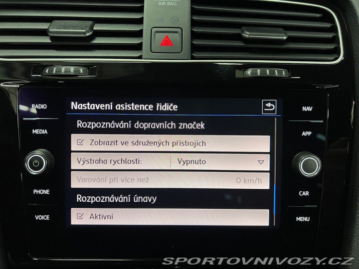 Volkswagen Golf R 221kW DSG 4M, PANORAMA 2020