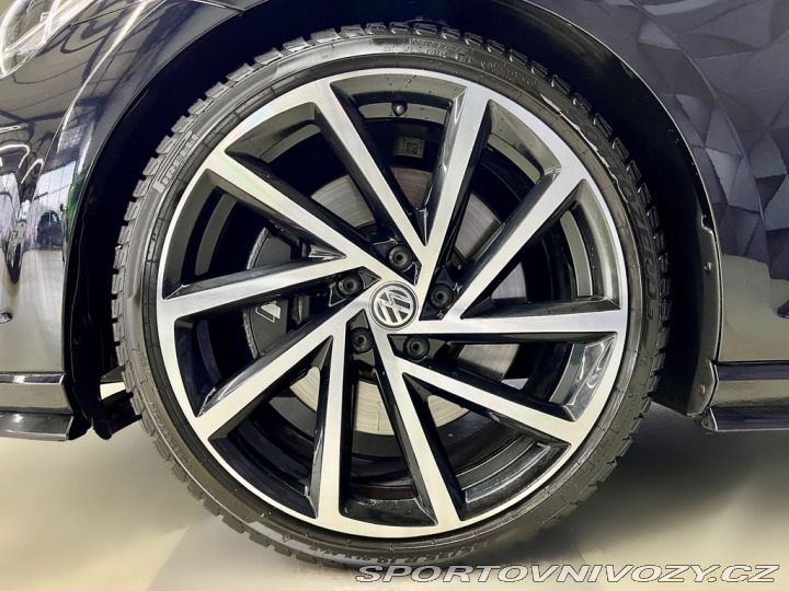 Volkswagen Golf R 221kW DSG 4M, PANORAMA 2020