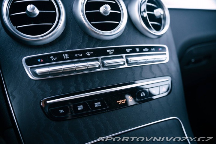 Mercedes-Benz Ostatní modely GLC Kupé Kupé  300de 4MATIC AMG Li 2021