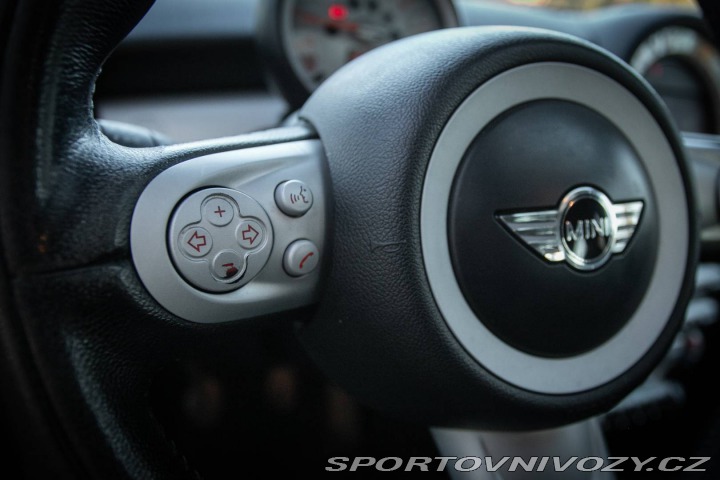 Mini Cooper R56 88kW - AJ NA SPLÁTKY 2009