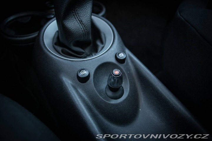 Mini Cooper R56 88kW - AJ NA SPLÁTKY 2009